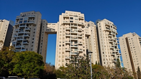 OnePlus 15R: מכשיר דגל במחיר ביניים