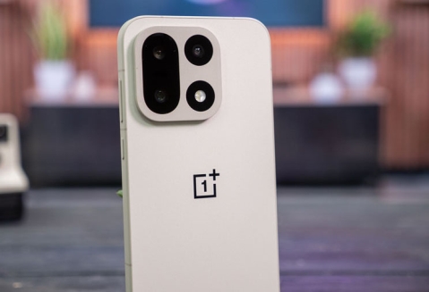 OnePlus 15: לא תמצאו טוב יותר OnePlus 15: לא תמצאו טוב יותר