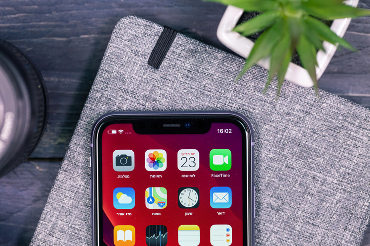 דיווח: האייפון הבא יימכר ללא מטען