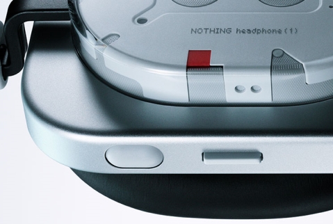 Nothing מכריזה על מכשיר הדגל Phone (3) ואוזניות קשת ראשונות