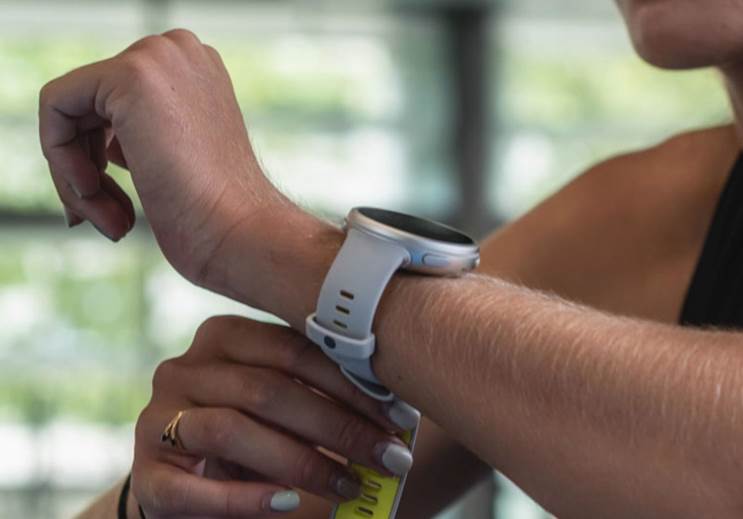 פולאר חושפת את שעון הפרמיום החדש Vantage V2