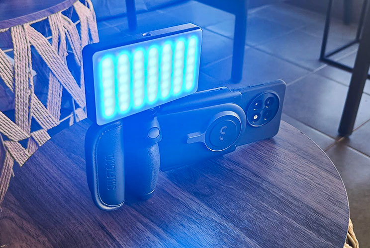 בדקנו את אביזרי יצירת התוכן של ShiftCam