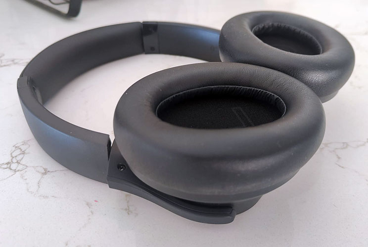 Anker Soundcore Q11i: איטום פסיבי ומבנה מתקפל