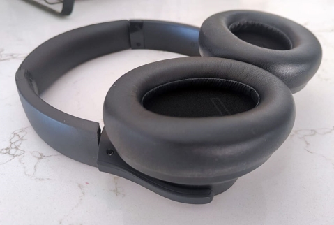 Anker Soundcore Q11i: איטום פסיבי ומבנה מתקפל