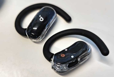 Anker soundcore V40i: תמורה נהדרת לאצנים