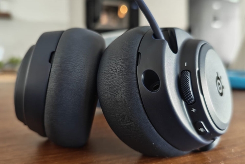 SteelSeries Arctis Nova Pro Omni: מהמלוטשות ביותר SteelSeries Arctis Nova Pro Omni: מהמלוטשות ביותר