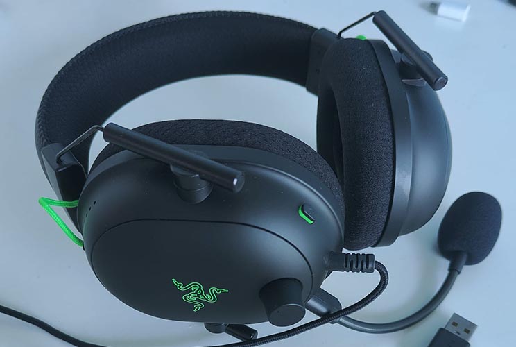 Razer BlackShark V2: חוטיות עם סאונד מרחבי