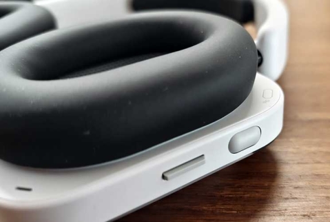 Nothing Headphone (a): חבילה משכנעת Nothing Headphone (a): חבילה משכנעת