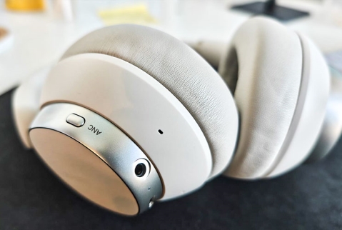 Ugreen Studio Pro HP206: סינון רעשים בלי לקרוע את הכיס Ugreen Studio Pro HP206: סינון רעשים בלי לקרוע את הכיס