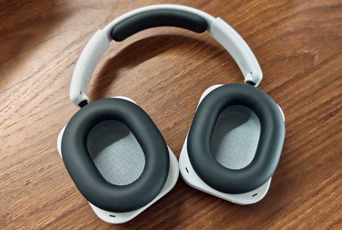 Nothing Headphone (a): חבילה משכנעת Nothing Headphone (a): חבילה משכנעת