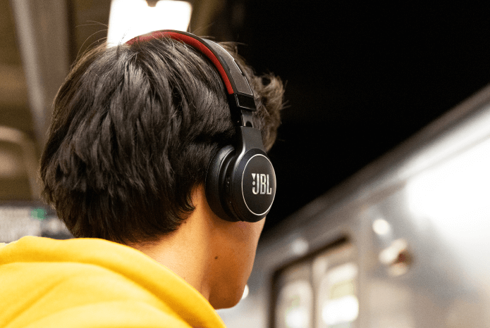 JBL חושפת את אוזניות ה-Reflect Eternal עם טעינה סולארית JBL חושפת את אוזניות ה-Reflect Eternal עם טעינה סולארית