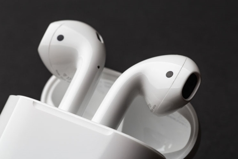 אפל מכרה בשנת 2019 יותר אוזניות TWS מכל יתר היצרניות יחד