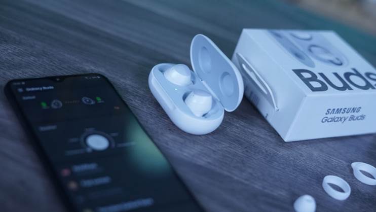 אפל מכרה בשנת 2019 יותר אוזניות TWS מכל יתר היצרניות יחד