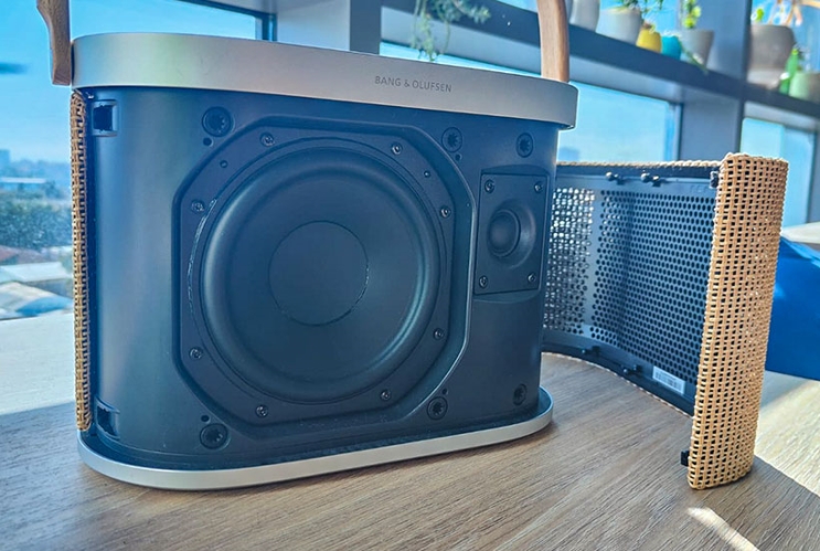 Bang&Olufsen Beosound A5: לא רק ממתק לעיניים