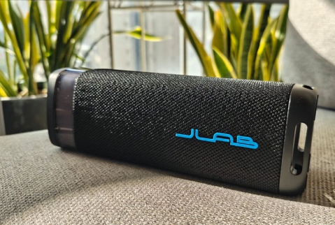 JLab JBuds Party: מסיבה חצי-ניידת JLab JBuds Party: מסיבה חצי-ניידת