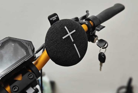 Ultimate Ears Miniroll: השרירן הקומפקטי