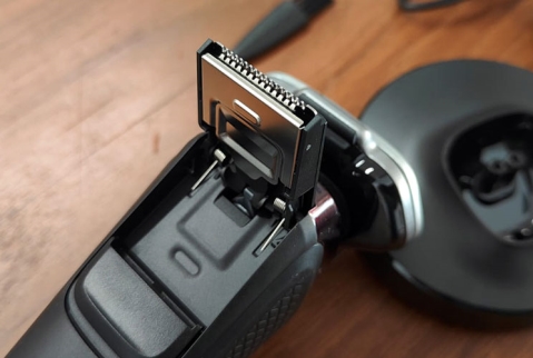 Philips i9000 x9000 - גילוח עדין, מחיר קשוח