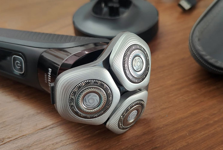 Philips i9000 x9000 - גילוח עדין, מחיר קשוח Philips i9000 x9000 - גילוח עדין, מחיר קשוח