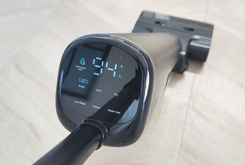 UWANT D700 Pro: בולט לטובה בחבורה