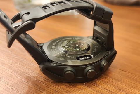 &rlm;שעון ספורט Garmin Fenix 8 Amoled Sapphire Titanium 47mm 010-02904-21 גרמין