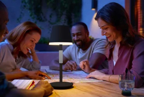 Philips Hue מציגה מוצרי תאורה חכמה חדשים לבית ולחצר